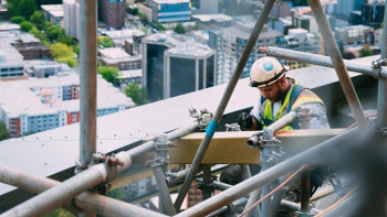 Фотография к новости: Выставка ко Дню строителей прошла в Кокшетау