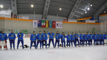 Фотография к новости: Женская сборная РК обыграла хоккеисток Китая на ЧМ