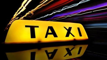 Фотография к новости: В Актау таксист вернул 300 тысяч тенге забывчивой пассажирке