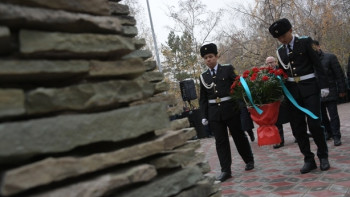 Фотография к новости: В Павлодаре открыли мемориальный комплекс погибшим в Афганистане солдатам