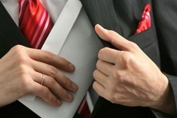 Фотография к новости: Свыше 90% казахстанцев негативно относятся к коррупции