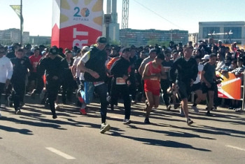 Фотография к новости: Сотни актюбинцев приняли участие в массовом забеге в день города