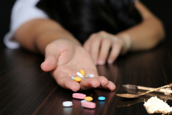 Фотография к новости: За организацию наркоприотона задержан полицейский в Жамбылской области