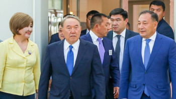 Фотография к новости: Назарбаев провёл совещание по вопросам развития Мангистауской области