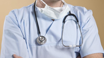 Фотография к новости: Жамбылские врачи попались на взятке в тысячу тенге, выдавая справку для водительских прав