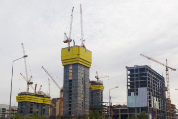 Фотография к новости: План трудоустройства строителей "Абу-Даби Плаза" разработает акимат Астаны