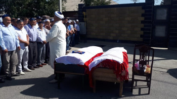 Фотография к новости: Ехали на той, а попали на похороны – в Шымкенте простились с погибшей в ДТП семьёй