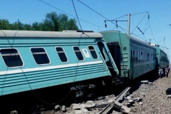 Фотография к новости: Последние вагоны собраны с места крушения поезда близ Шу – КТЖ