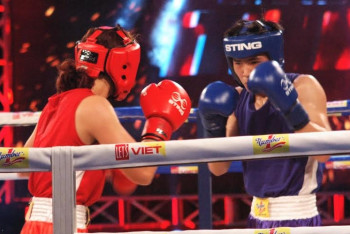 Фотография к новости: Скандал с казахстанской боксёршей, проигравшей парню, прокомментировали в Федерации бокса