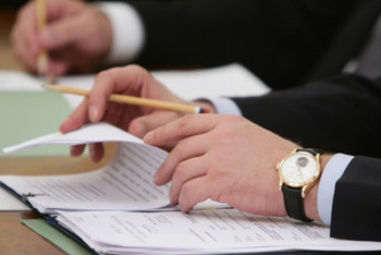 Фотография к новости: На недоработки поступающих законопроектов со стороны Правительства указал Нигматулин