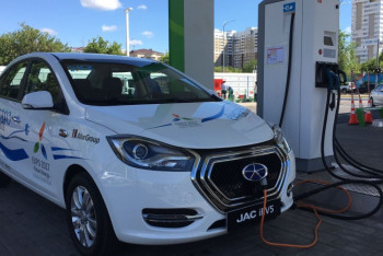 Фотография к новости: 36 электромобилей продано в Казахстане в 2017 году