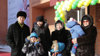 Фотография к новости: В День Первого Президента карагандинцы стали новосёлами