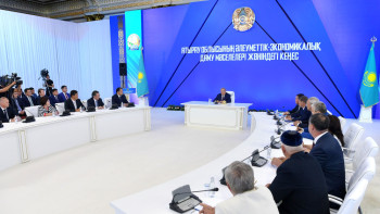 Фотография к новости: Назарбаев дал ряд поручений акимату Атырауской области