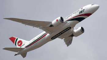 Фотография к новости: Неизвестные захватили пассажирский самолет в Бангладеш - СМИ