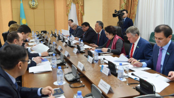 Фотография к новости: КНБ и МВД разошлись во мнении о сроках принятия закона об обязательной сдаче отпечатков пальцев 