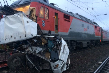 Фотография к новости: Двое скончались в результате столкновения автомобиля с поездом в Уральске