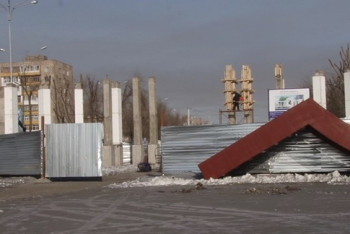 Фотография к новости: Акимат подал в суд на компанию, сорвавшую сроки строительства ротонды в Темиртау