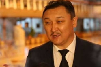 Фотография к новости: Подозреваемый в коррупции директор алматинского театра отпущен под залог