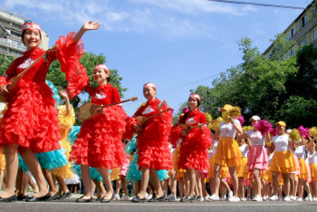 Фотография к новости: Более пяти тысяч детей приняли участие в параде оркестров в Алматы