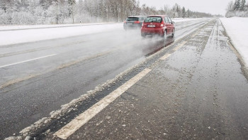 Фотография к новости: Трассу Алматы – Капшагай закрыли из-за гололёда 