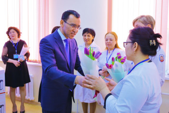 Фотография к новости: Как первый зампред "Нур Отан" и министр труда оказались на станции скорой помощи