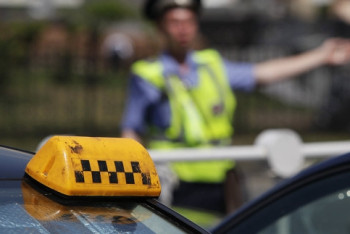 Фотография к новости: Таксисты попали в аварию, пытаясь скрыться от полиции в ЮКО