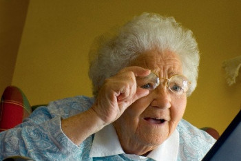 Фотография к новости: Пенсионеры ВКО просят научить их оплачивать комуслуги через Интернет 