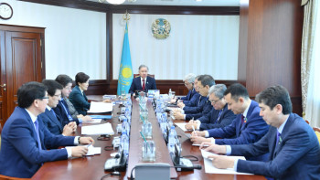 Фотография к новости: Нигматулин провёл заседание Бюро Мажилиса 