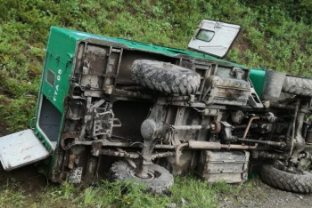 Фотография к новости: Машина с туристами перевернулась в Алматинской области
