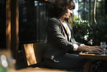 Фотография к новости: В Казахстане женщины зарабатывают 67% от зарплаты мужчин