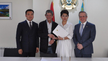 Фотография к новости: Произведения 30 казахстанских писателей переведут на испанский язык 