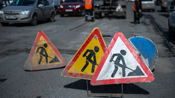 Фотография к новости: В Омской области отремонтируют дорогу до границы с Казахстаном 