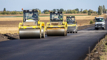 Фотография к новости: 1,7 тыс. км республиканских автодорог отремонтируют в этом году  