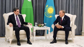 Фотография к новости: Назарбаев встретился с Бердымухамедовым в Актау