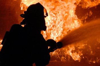 Фотография к новости: Крупный пожар произошёл на автовокзале "Саяхат" в Алматы 