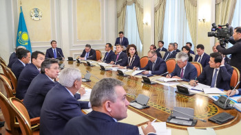 Фотография к новости: Лучшие картины казахстанских художников войдут в Антологию изобразительного искусства