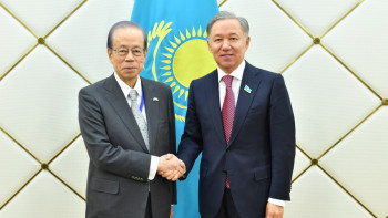 Фотография к новости: Нигматулин встретился с бывшим премьер-министром Японии в Астане