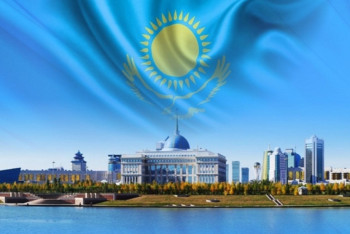 Фотография к новости: Нурсултан Назарбаев перестал быть президентом, но он остается в центре событий - эксперт 