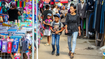 Фотография к новости: Рынок, магазин или ярмарка – где астанчанам выгоднее собирать ребёнка в школу