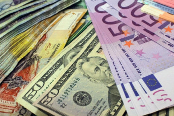 Фотография к новости: Не "бегать" по обменникам гражданам посоветовал Акишев