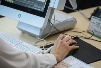 Фотография к новости: Выдача прав и регистрация авто приостановлена в спецЦОНах