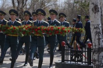 Фотография к новости: Память солдат Великой Отечественной войны почтили в Астане