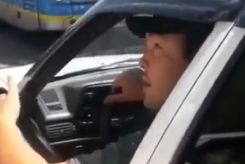 Фотография к новости: Автохама, не пропустившего карету скорой помощи, задержала полиция Алматы