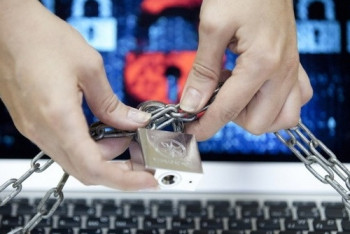 Фотография к новости: Заблокировать атакованные хакерами сайты поручили центру сетевой информации РК