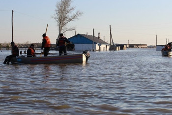 Фотография к новости: За сутки эвакуировали 56 человек – спасатель из Усть-Каменогорска рассказал о своей работе