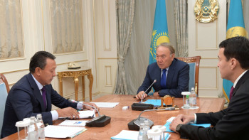 Фотография к новости: О доходности КМГ доложили Назарбаеву