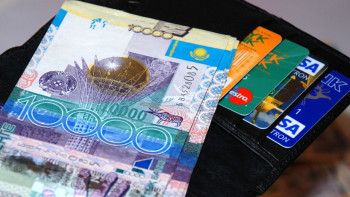 Фотография к новости: Среднемесячная зарплата в Казахстане выросла на 2,2% в реальном выражении