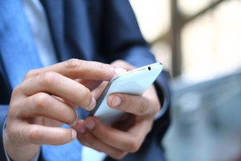 Фотография к новости: Селфи на ЕНТ: штрафовать выпускников предложили в МОН 