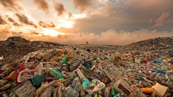 Фотография к новости: В Казахстане введут запрет на захоронение пластмассы, бумаги и стекла в 2019 году