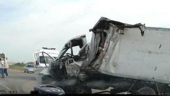 Фотография к новости: Фура столкнулась с "Газелью" близ Темиртау, трое пострадали